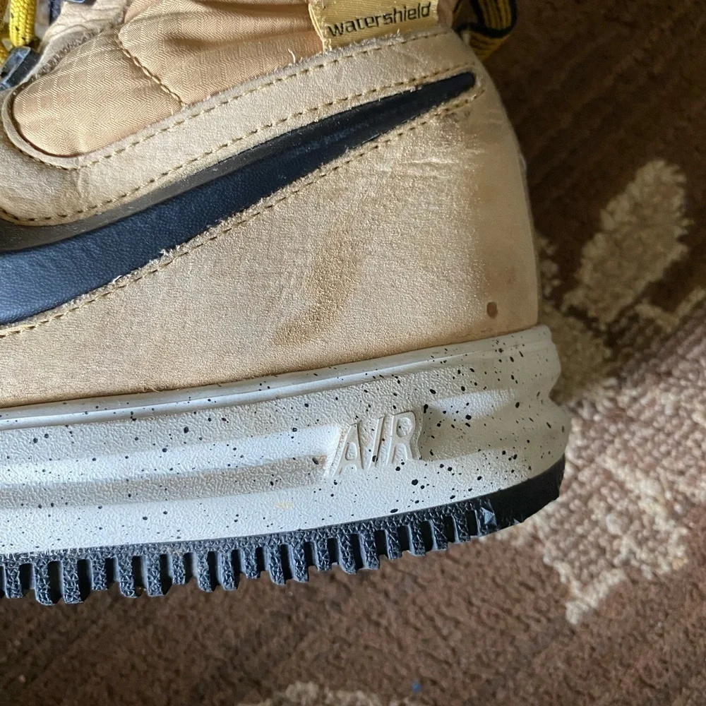 water Shield Nike boot Size 6.5y - Nike Lunar Force 1 Duckboot Metallic Gold